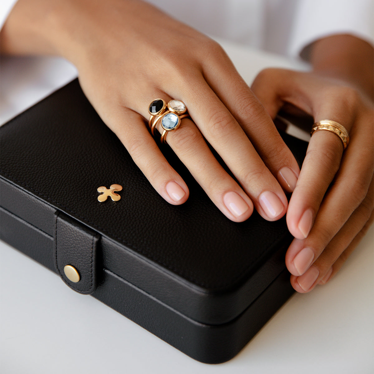 Black jewelry box, Lilou